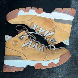 Timberland hiking boot size 8